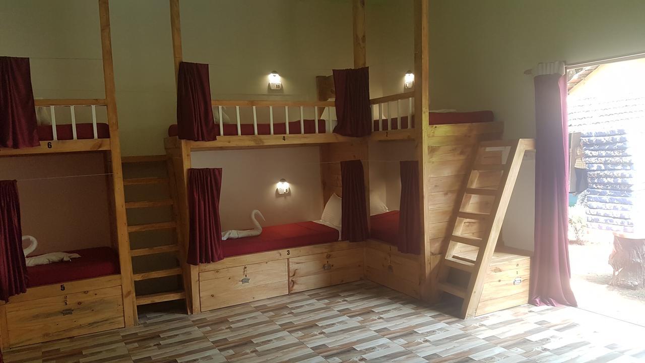 Curlies Zulu Land Hostel Anjuna Εξωτερικό φωτογραφία